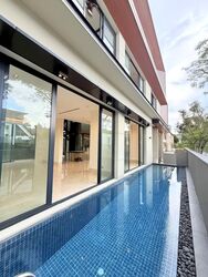 Dunearn Estate (D11), Semi-Detached #550042881